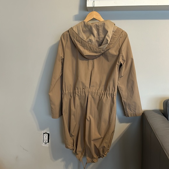 Beige raincoat - Picture 3 of 3